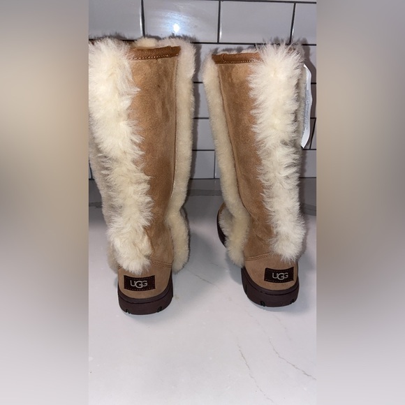 UGG Sunburst Tall Chestnut - Picture 2 of 6